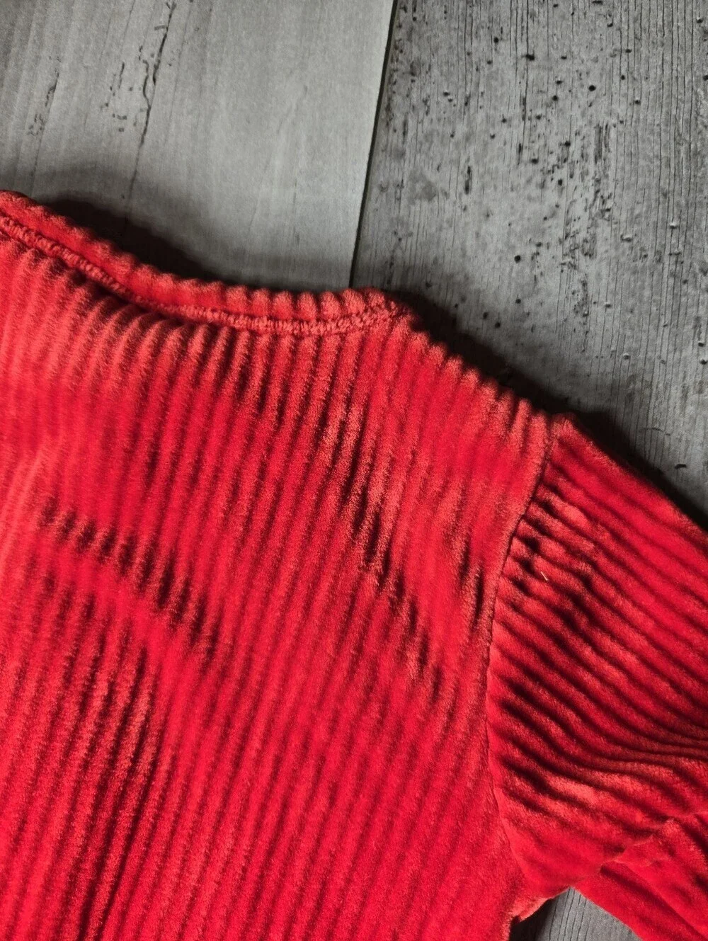 Old Navy Red Ribbed Fleece-Lined Footed One-Piece Pajamas Size 3-6M Baby NWOT